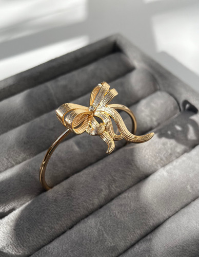 بنگل فشن | طرح پاپیون طلایی | برنج آبکاری طلا ۱۴ عیار | پوشش نانو ضدحساسیت