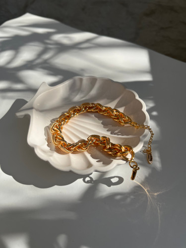 دستبند شین | برند ysx | آبکاری طلا ۱۴ عیار | کیفیت عالی رنگ ثابت | دارای زنجیر سایز