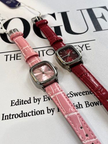 ساعت زنانه فلورا | تاریخ شمار | دستبند چرم طبیعی با کیفیت | قابل سایز شدن