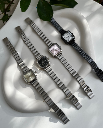 ساعت زنانه بند کرکره ایی | بند و پک استیل رنگ ثابت | کیفیت عالی ماندگاری بالا | بند قابل سایز شدن