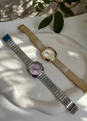 ساعت زنانه | برند فلورا و یوردا | بند و پک استیل رنگ ثابت | کیفیت عالی ماندگاری بالا | بند قابل سایز شدن