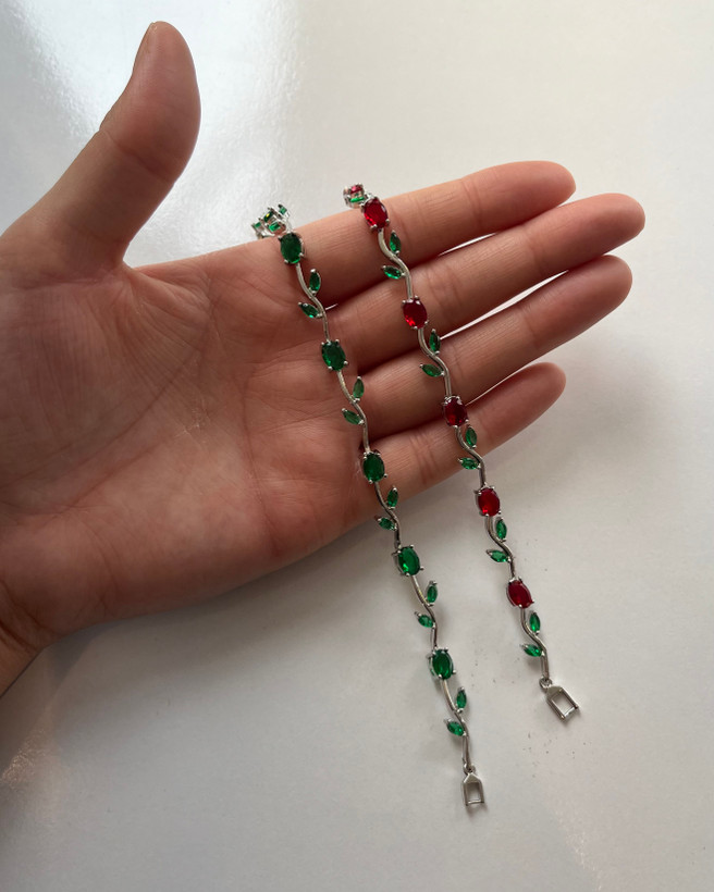 دستبند زنانه گل لاله نگین سوارسکی سبز رنگ ثابت مراقبتی ضد حساسیت